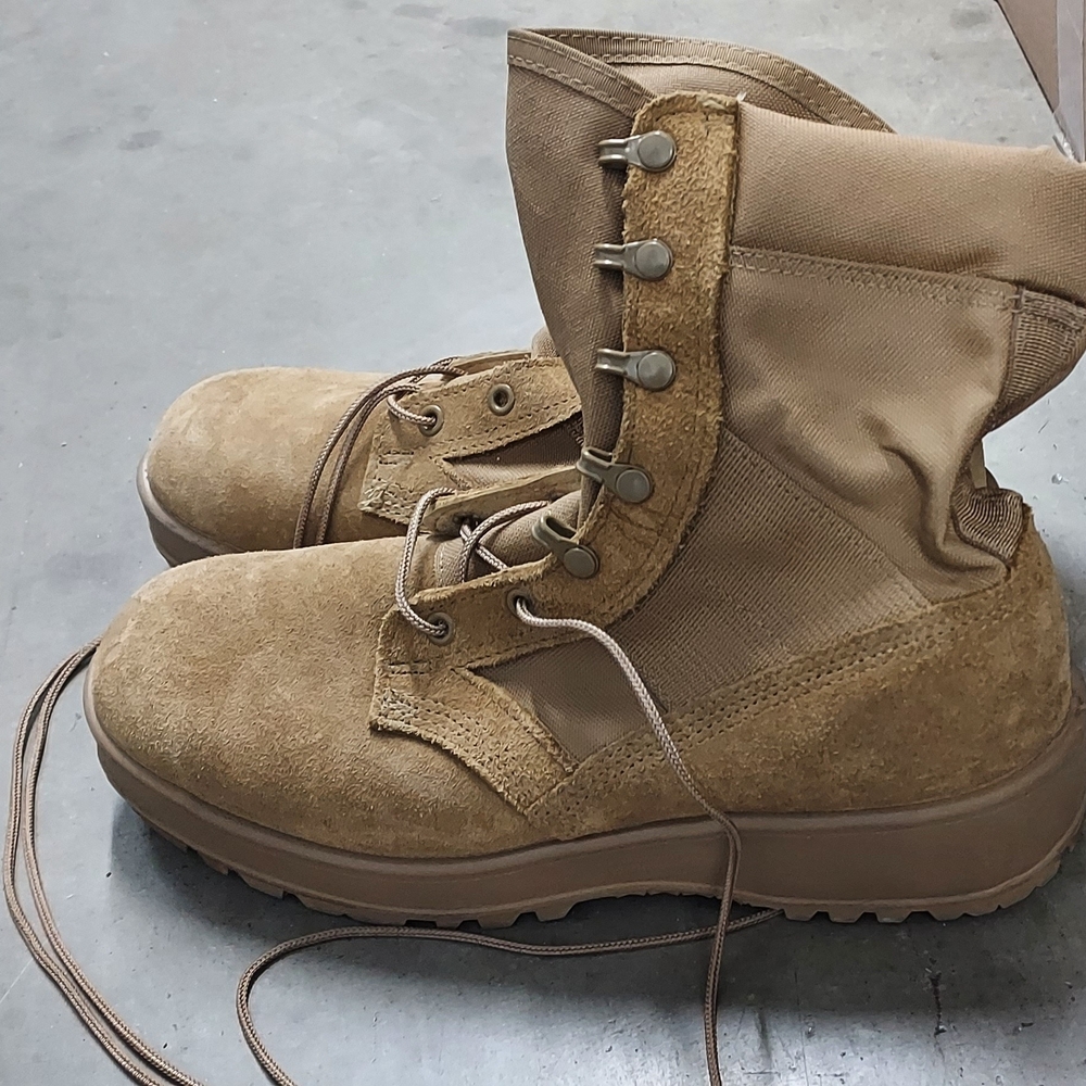 Men's Tan Tactical Boots